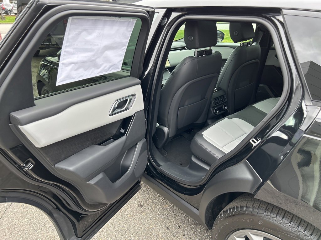New 2026 Land Rover Range Rover Velar Dynamic SE image 15