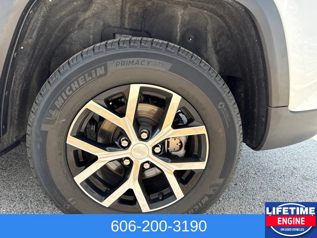 Used 2024 Jeep Grand Cherokee Limited AWD/4WD image 12