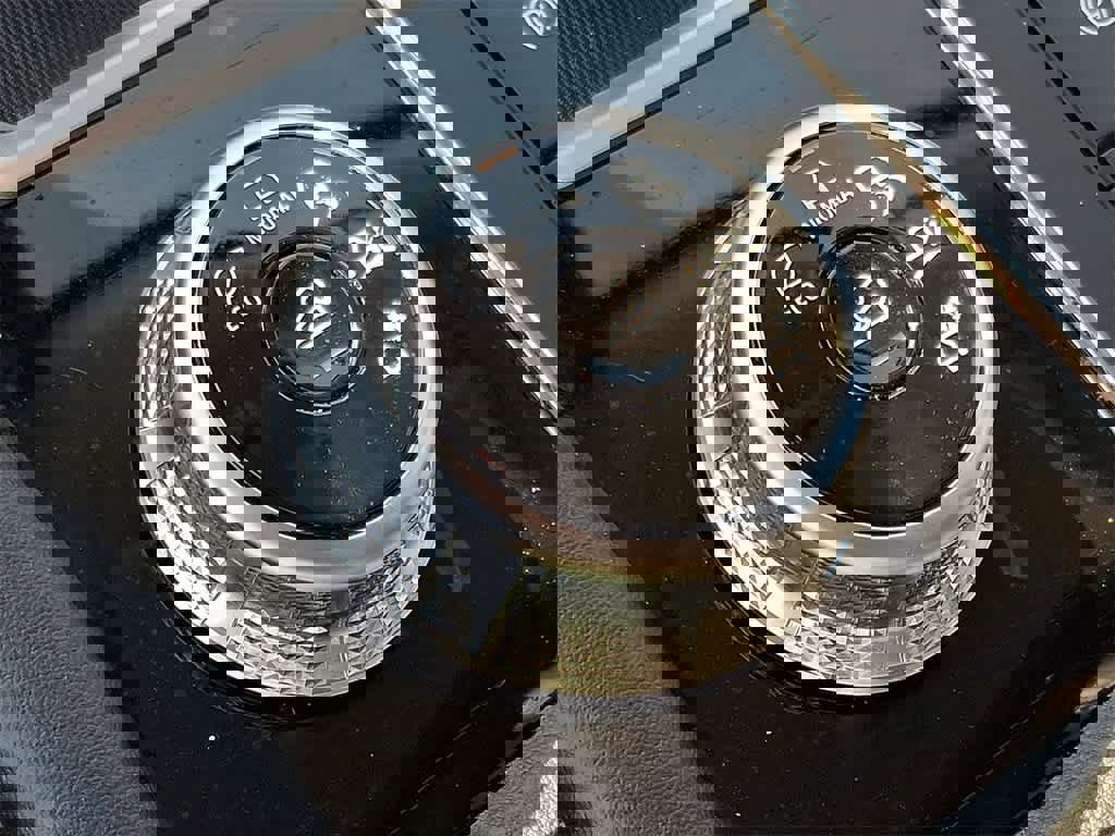 Used 2024 Mitsubishi Outlander SE image 25