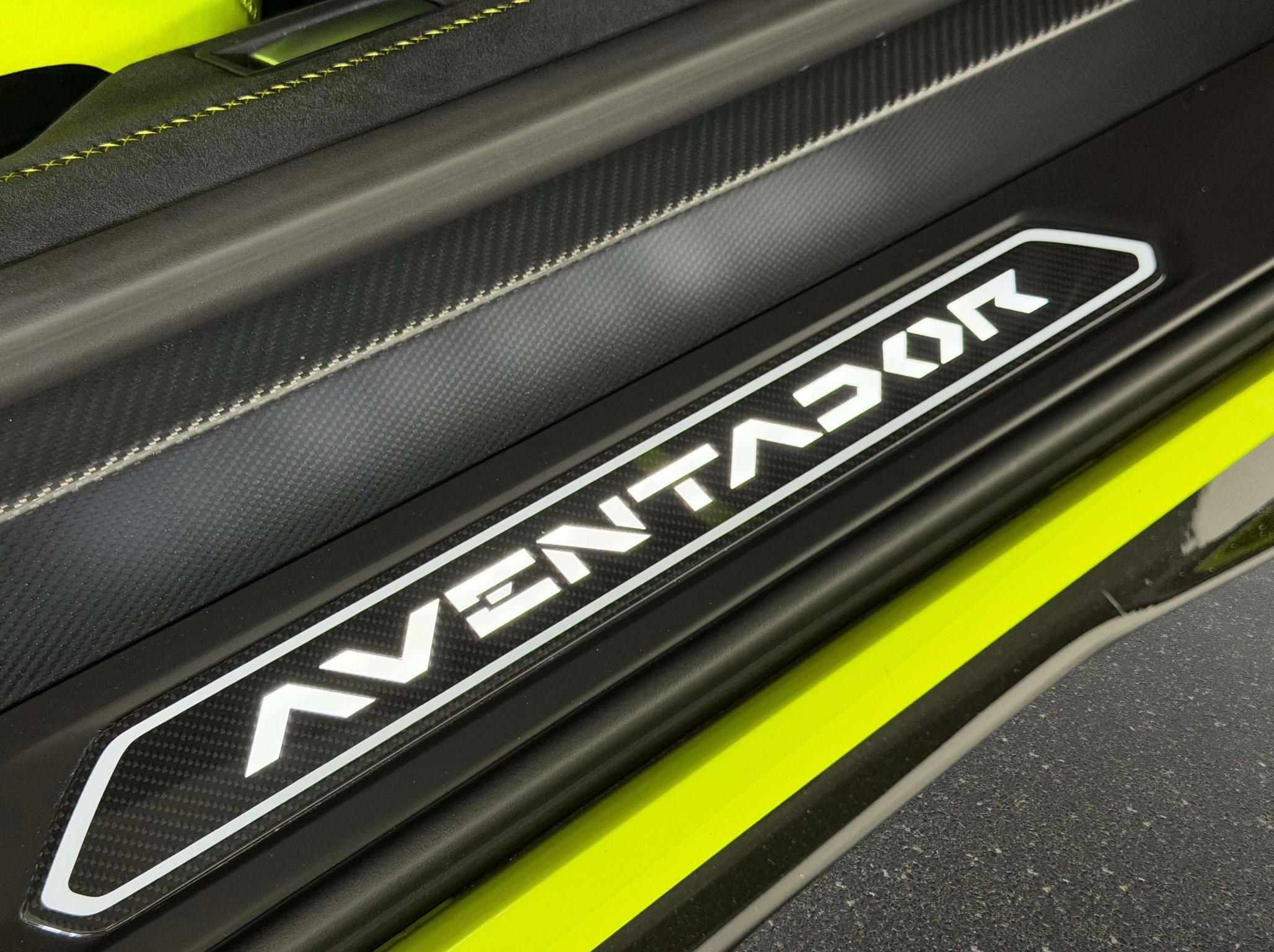 Used 2020 Lamborghini Aventador SVJ AWD/4WD image 29