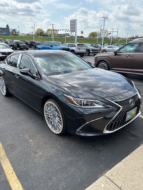 Used 2024 Lexus ES 350 w/ Premium Package FWD image 7