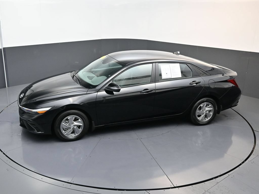 Certified 2026 Hyundai Elantra SE FWD image 18