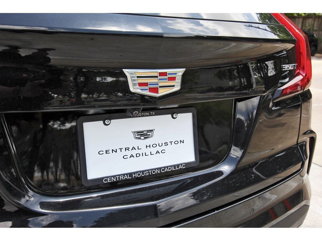 Certified 2025 Cadillac XT4 Premium Luxury FWD image 31