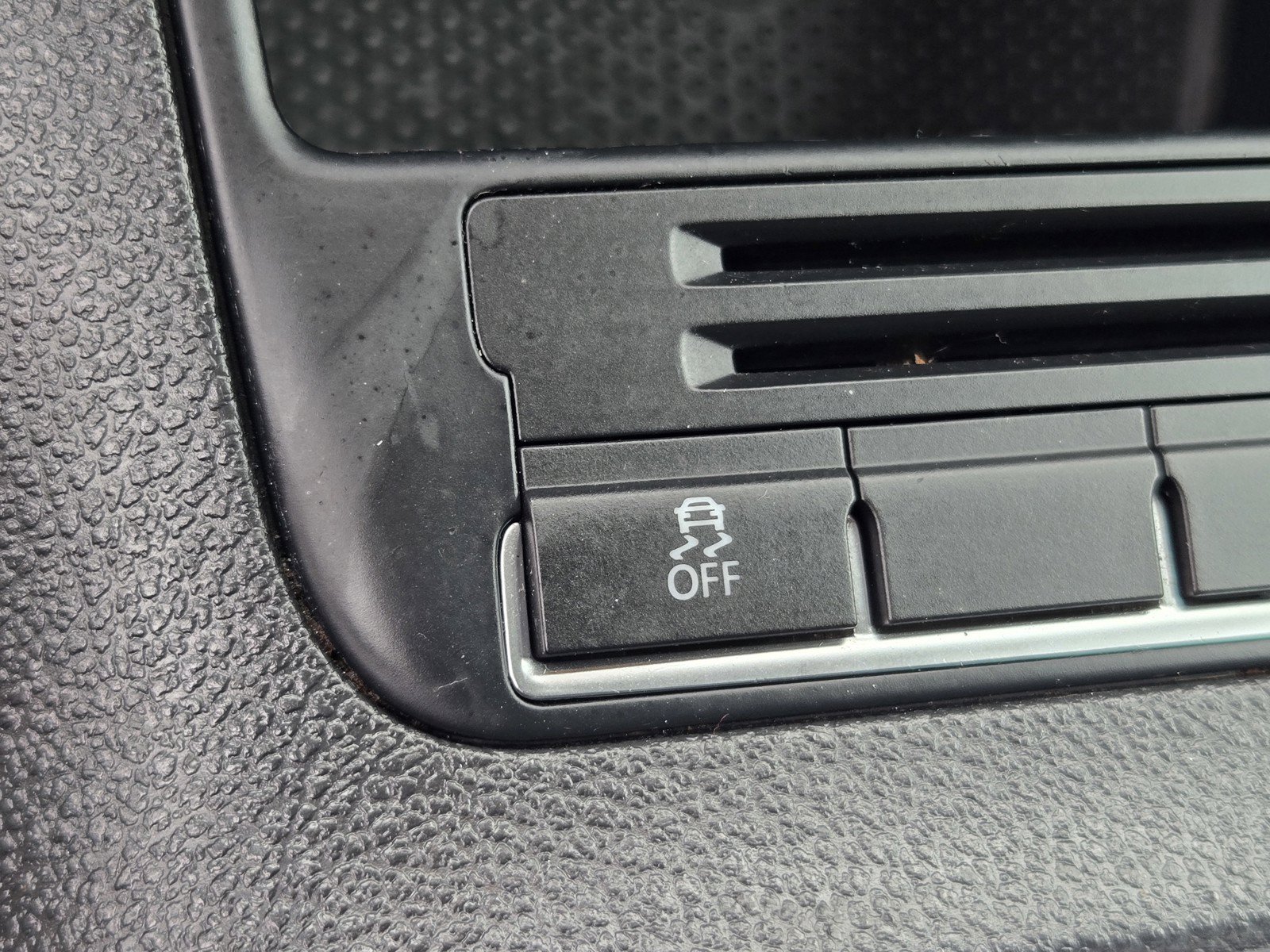 Used 2012 Volkswagen Tiguan LE FWD image 26