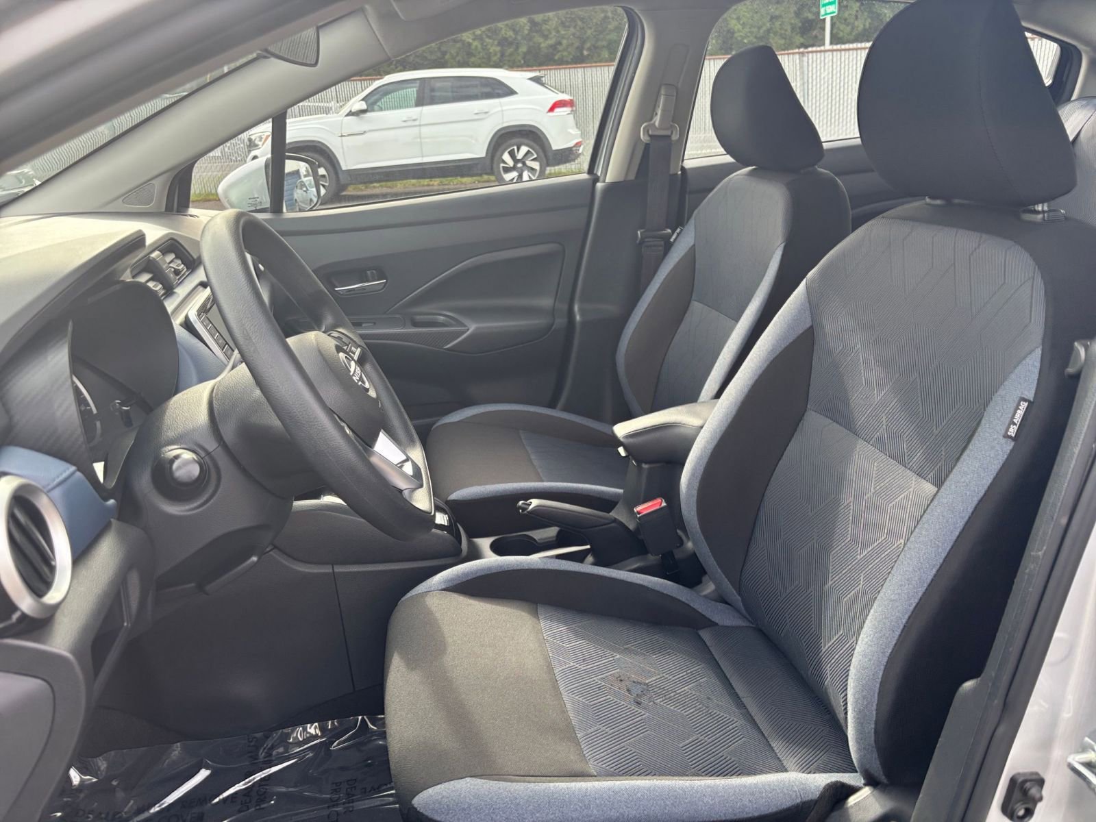 Used 2025 Nissan Versa SV FWD image 34