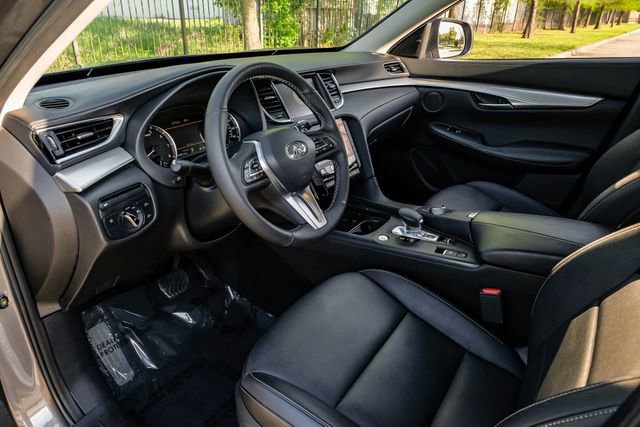 Used 2019 INFINITI QX50 Luxe w/ Cargo Package image 5