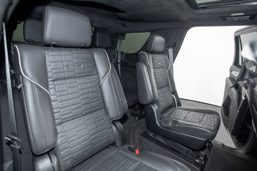 Used 2022 Cadillac Escalade Sport Platinum w/ Heavy-Duty Trailer Package AWD/4WD image 54