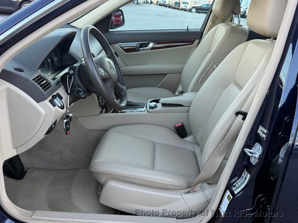 Used 2009 Mercedes-Benz C 300 4MATIC Sedan image 9