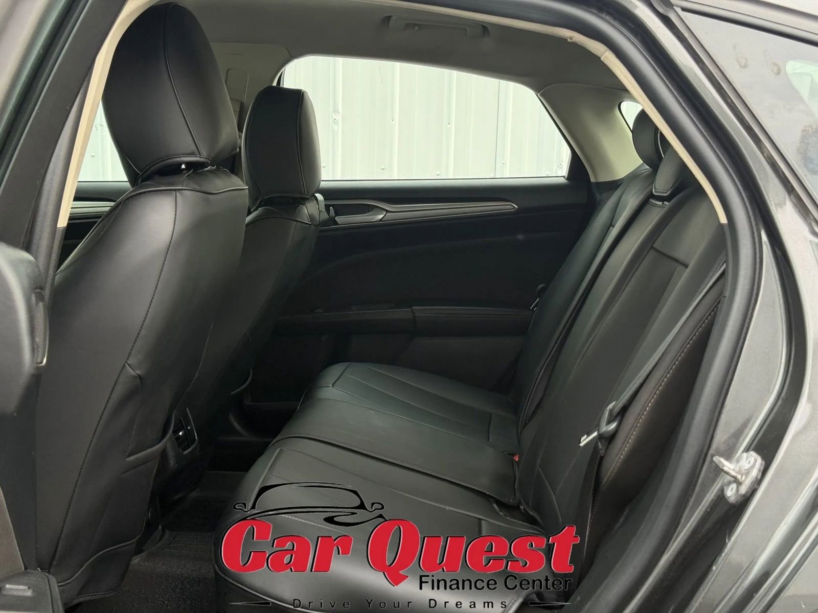 Used 2018 Ford Fusion SE w/ Fusion SE Technology Package FWD image 13