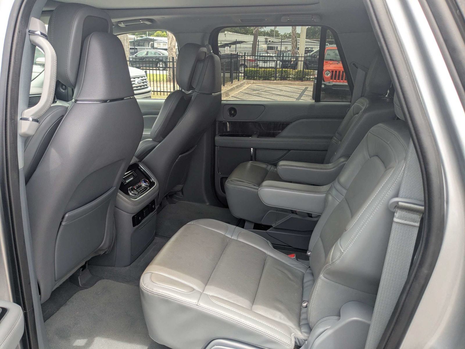 Used 2021 Lincoln Navigator L Reserve AWD/4WD image 15