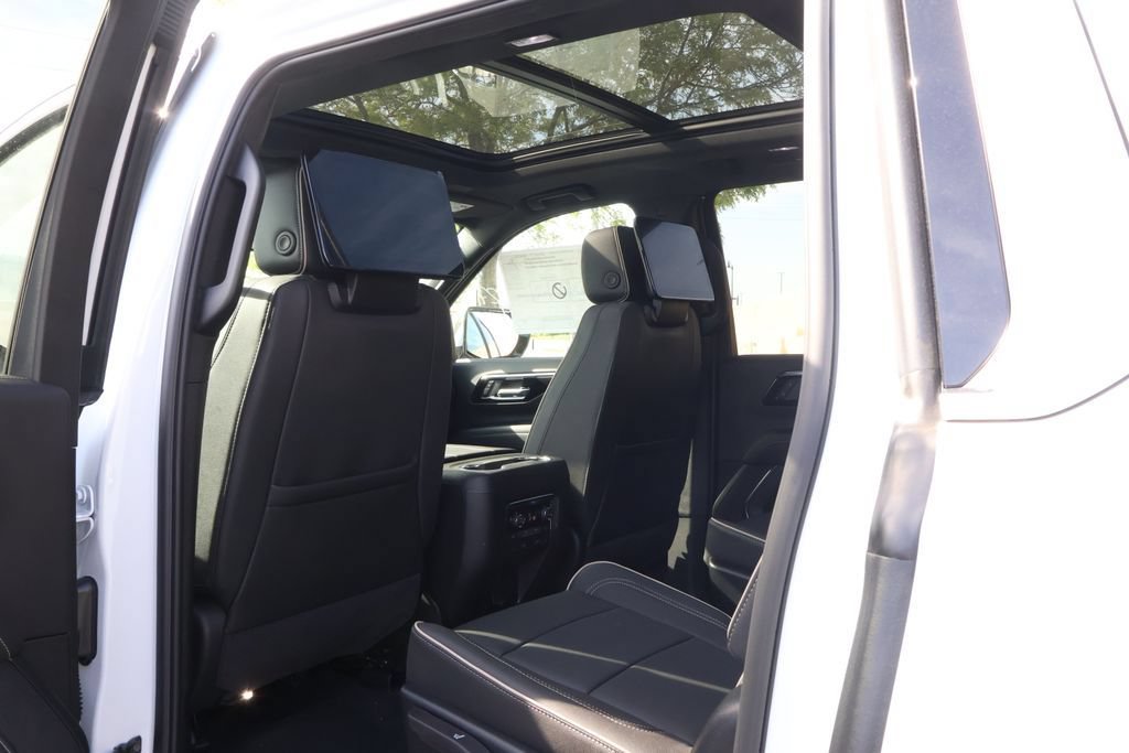 New 2026 Chevrolet Suburban Premier AWD/4WD image 39
