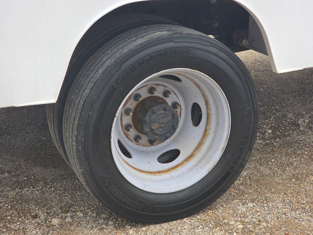 Used 2023 Ford F550 2WD Crew Cab Super Duty image 17