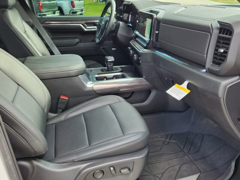 Certified 2024 Chevrolet Silverado 1500 LTZ image 13