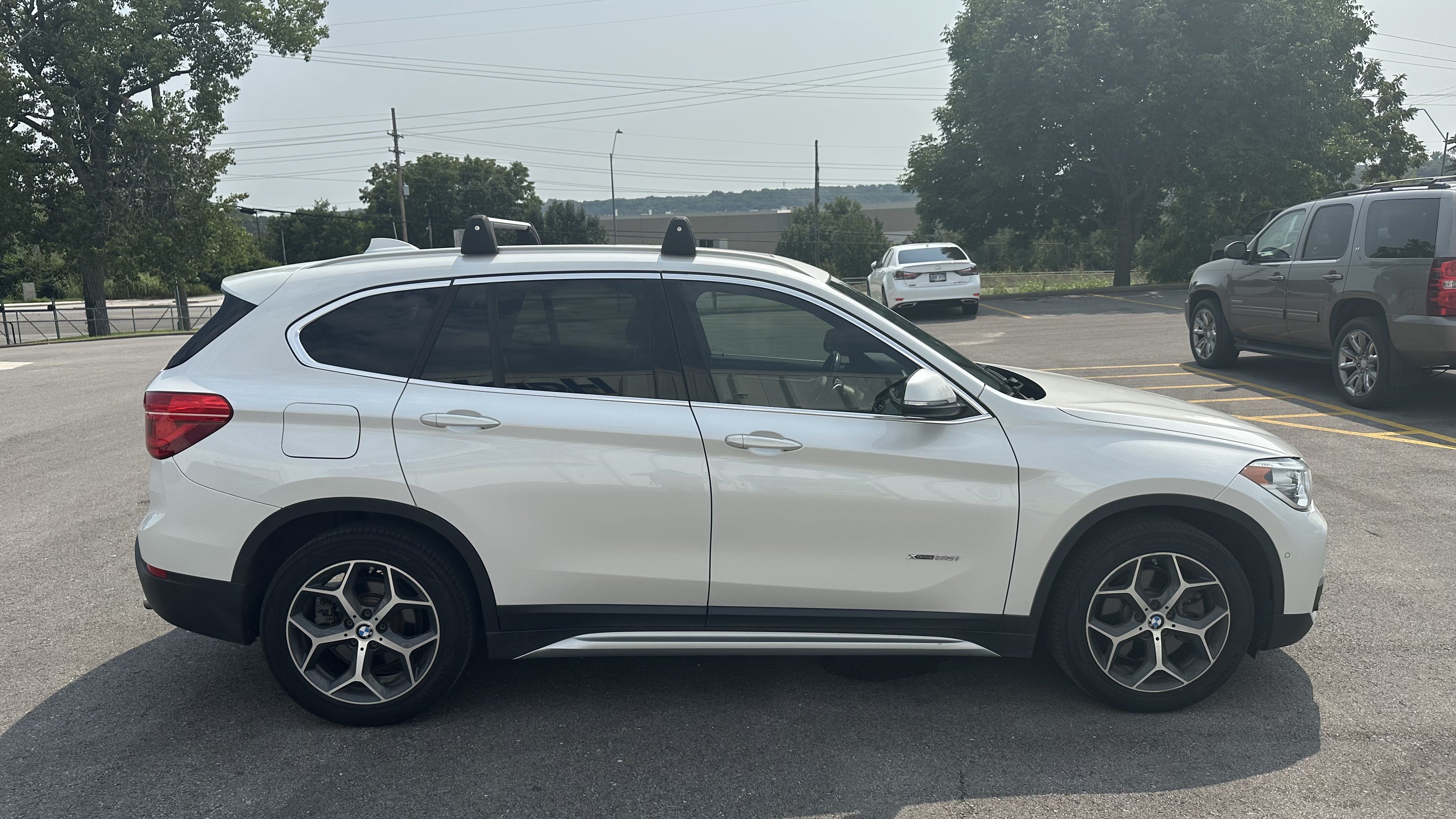 Used 2017 BMW X1 xDrive28i AWD/4WD image 11