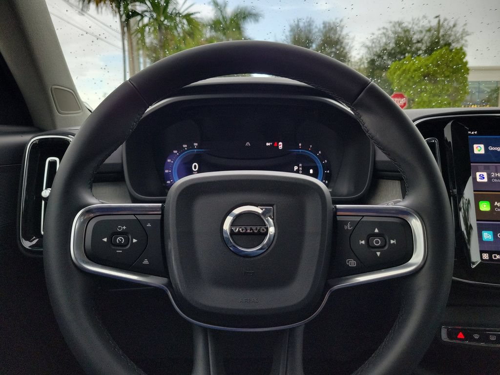Used 2025 Volvo XC40 B5 Core w/ Protection Package AWD/4WD image 8