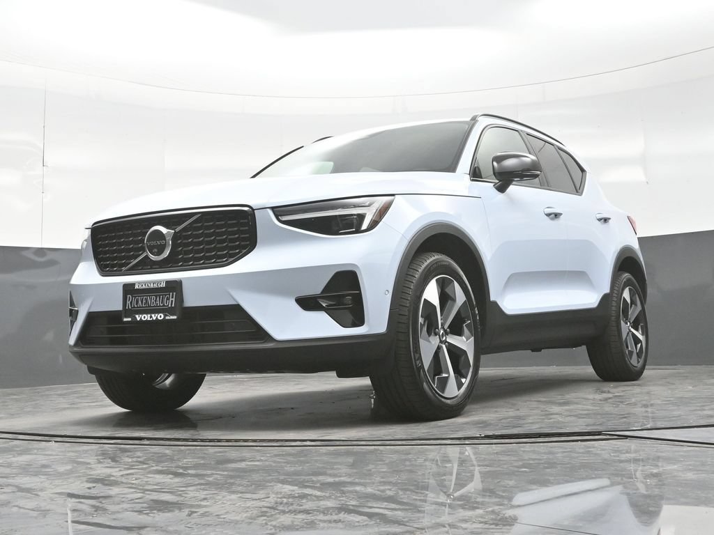 New 2026 Volvo XC40 B5 Plus w/ Protection Package Premier AWD/4WD image 24