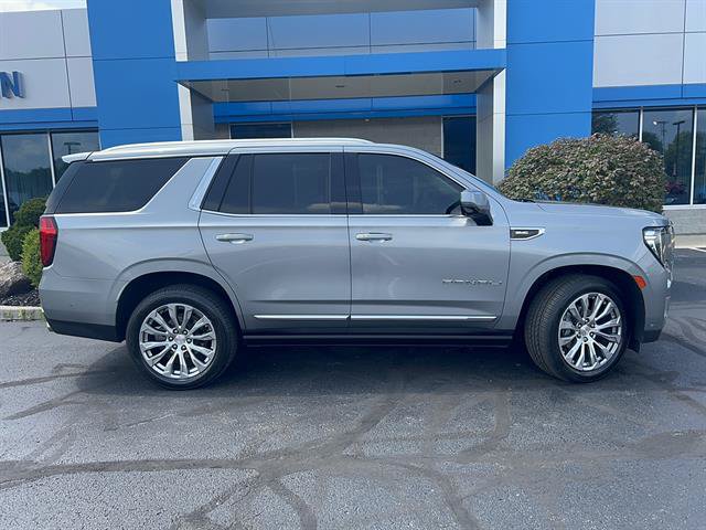 Used 2023 GMC Yukon Denali w/ Advanced Technology Package AWD/4WD image 8