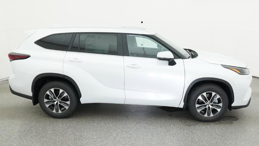 New 2026 Toyota Highlander XLE AWD/4WD image 12