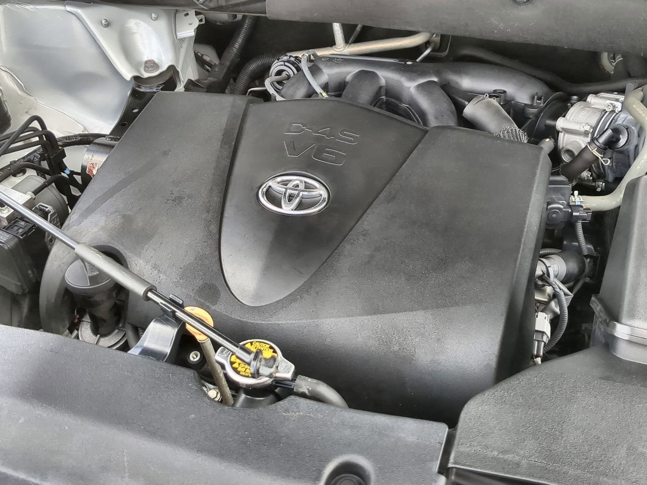 Used 2017 Toyota Highlander XLE FWD image 29