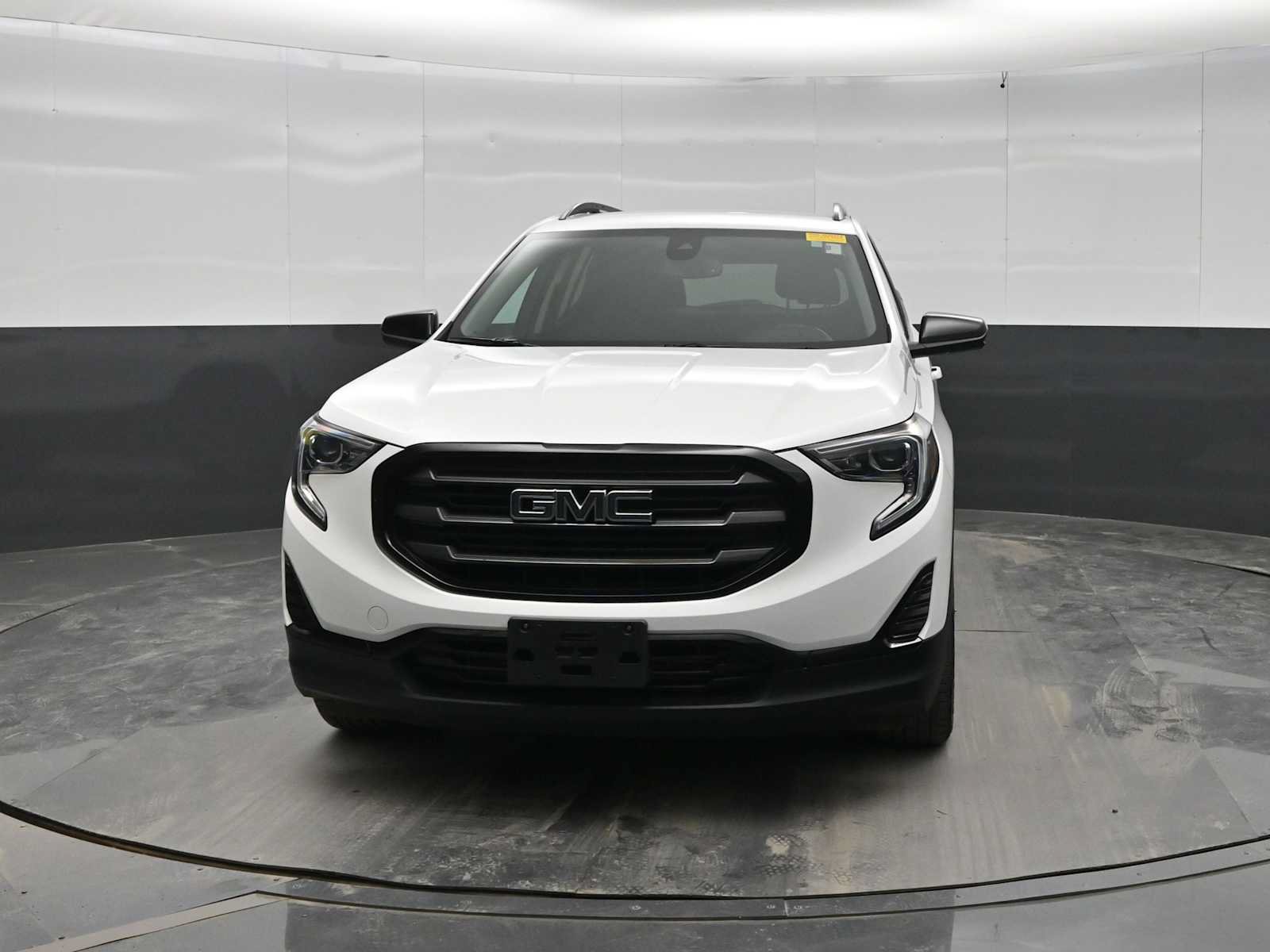 Used 2021 GMC Terrain SLE w/ Driver Convenience Package FWD image 3