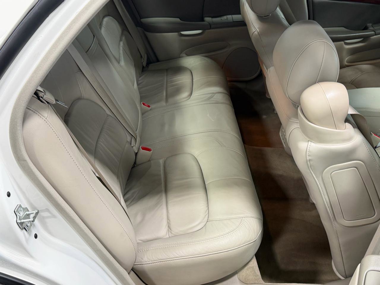 Used 2005 Cadillac De Ville Premium FWD image 17