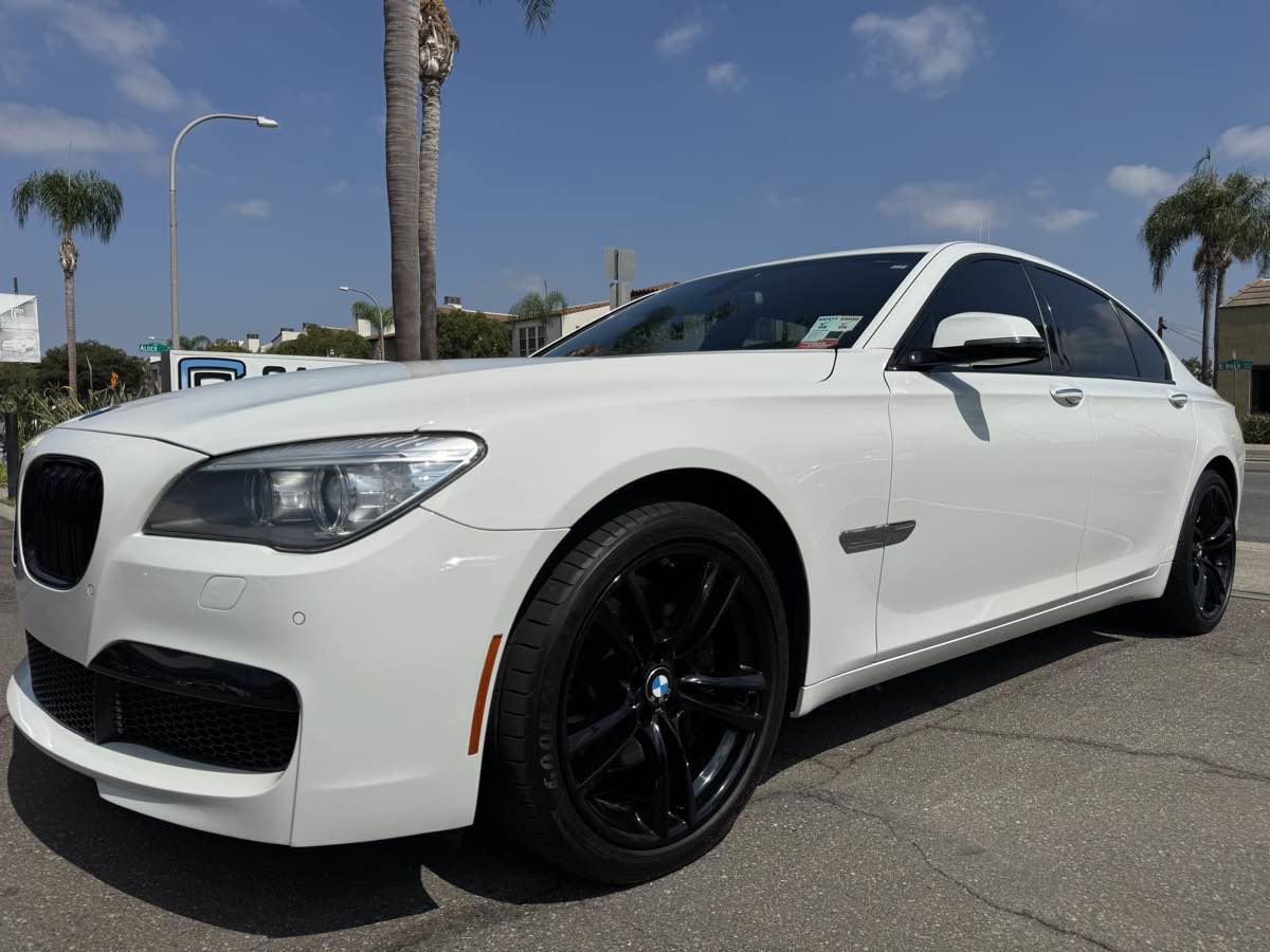 Used 2014 BMW 740i image 15
