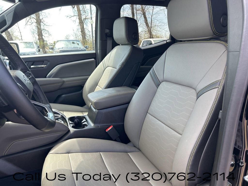 Certified 2025 Chevrolet Colorado ZR2 w/ Technology Package AWD/4WD image 17