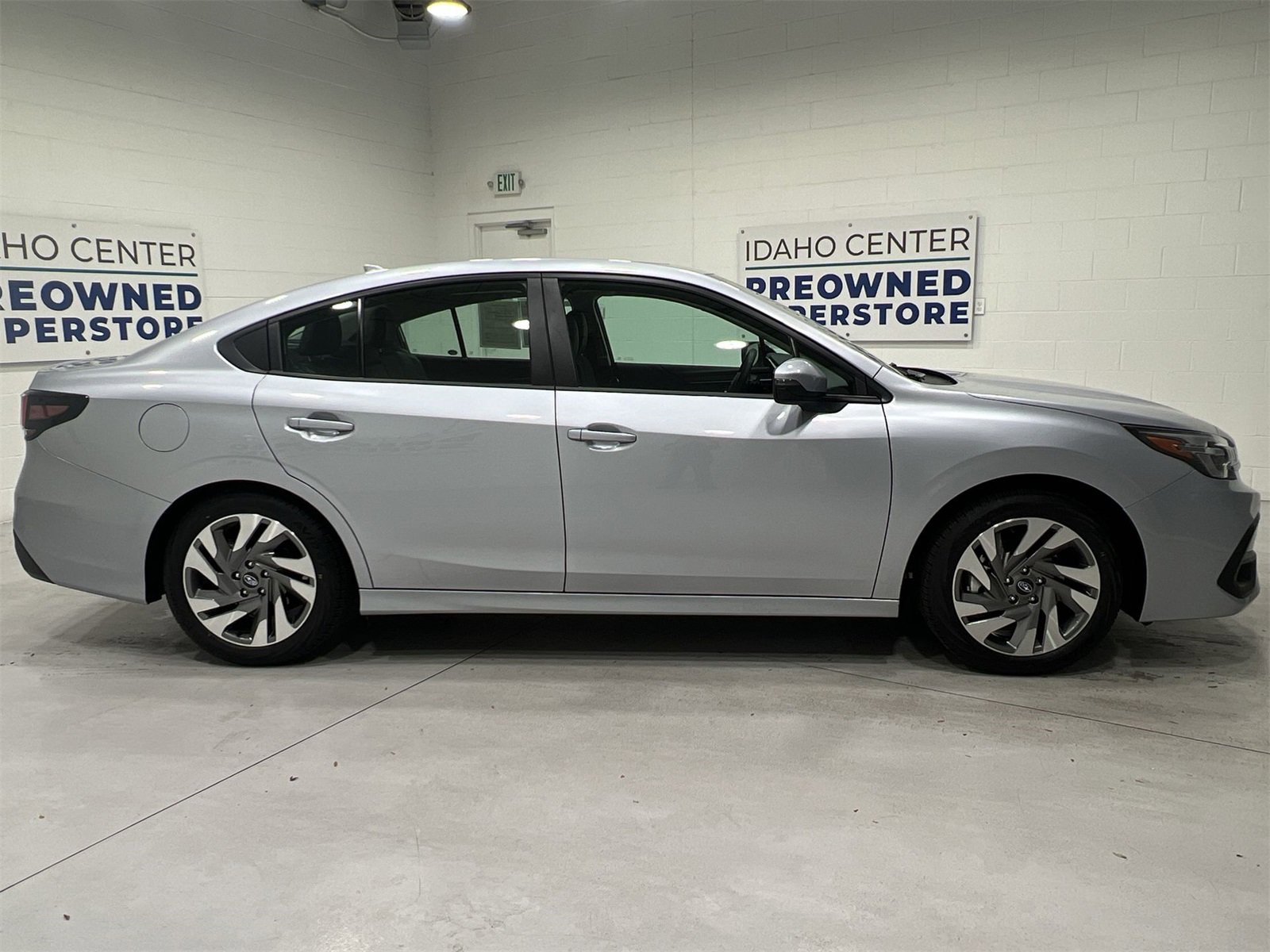 Certified 2025 Subaru Legacy Limited image 9