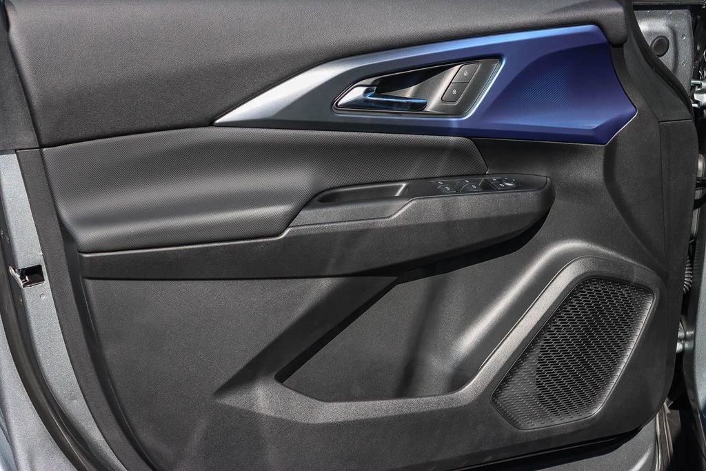 New 2026 Chevrolet Equinox EV LT image 19