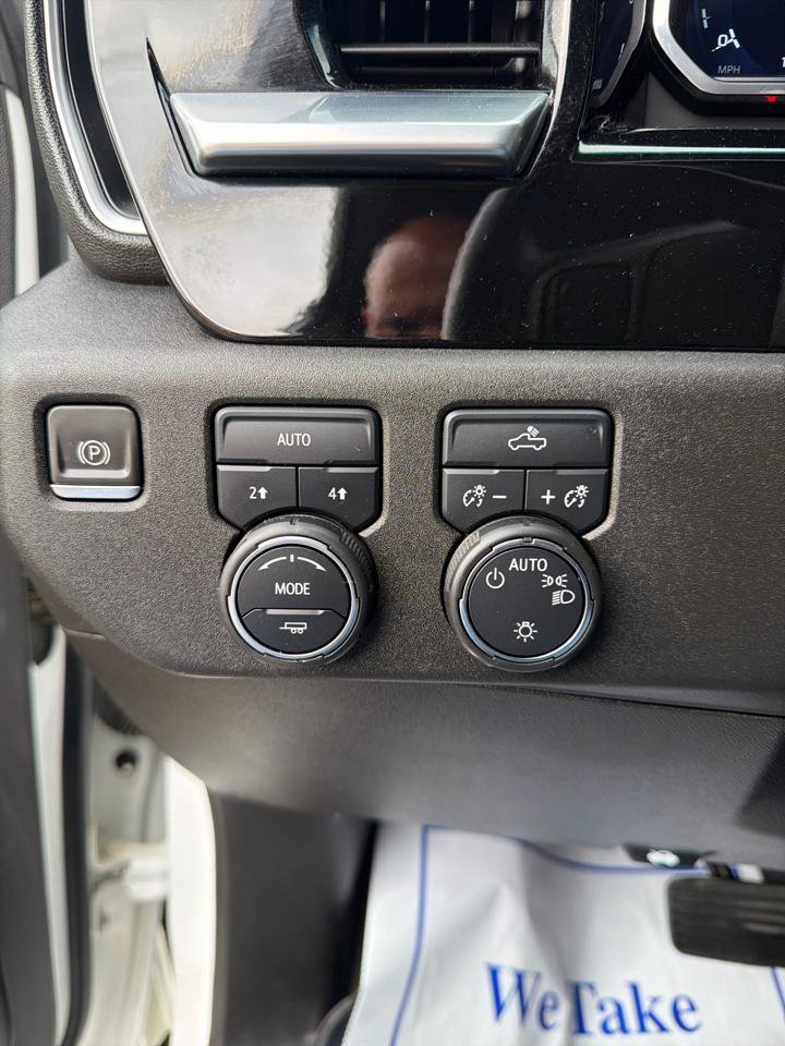 Used 2022 Chevrolet Silverado 1500 LT AWD/4WD image 11