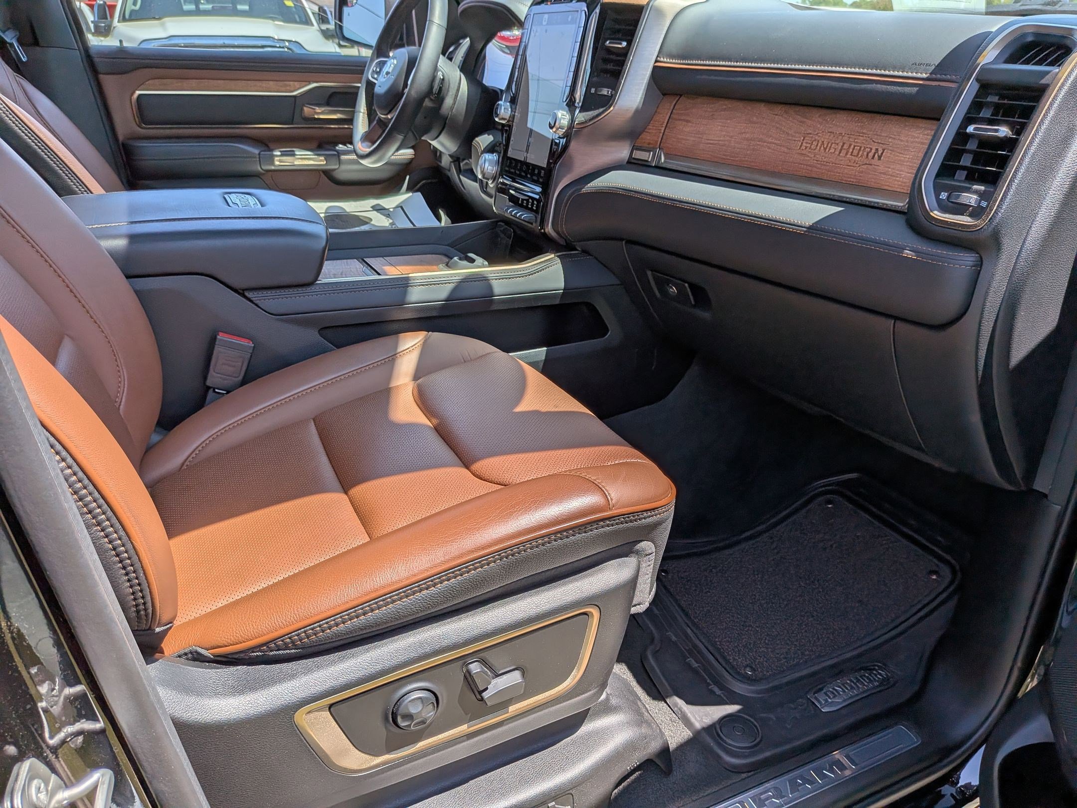 Used 2024 RAM 1500 Limited AWD/4WD image 22