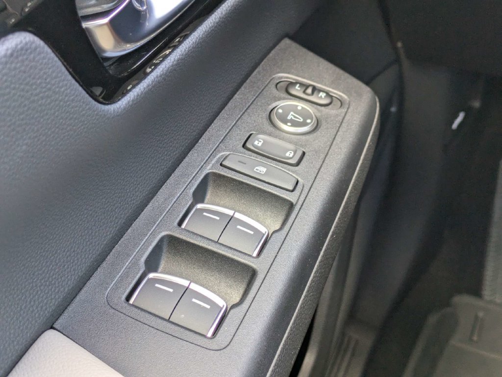 Used 2025 Honda CR-V EX-L image 23