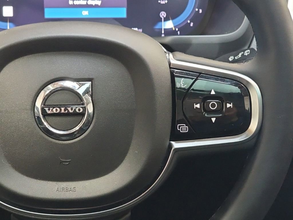 Used 2024 Volvo XC90 B5 Core AWD/4WD image 19