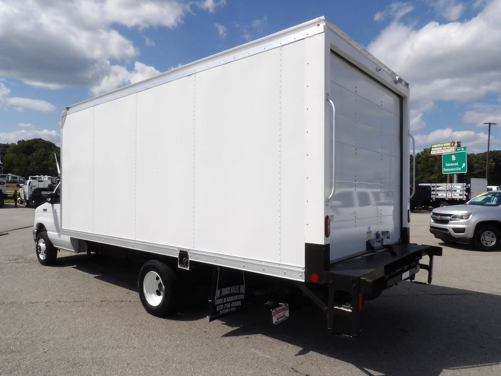 Used 2023 Ford E-450 and Econoline 450 Super Duty w/ Power Windows & Locks Group RWD image 4