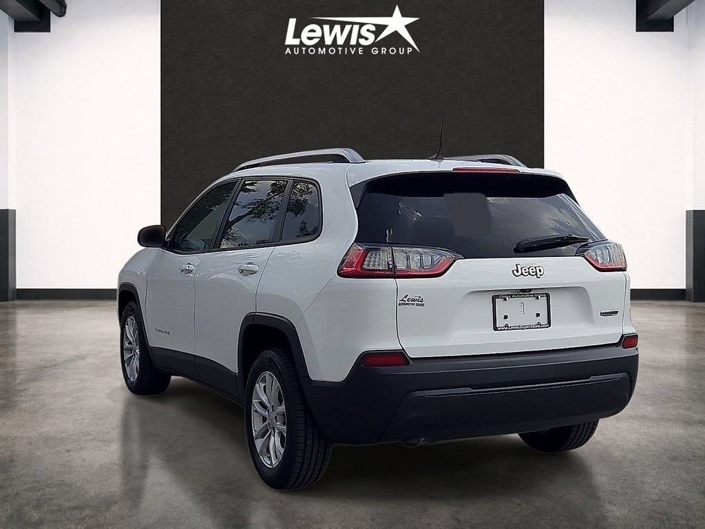 Used 2020 Jeep Cherokee Latitude FWD image 3