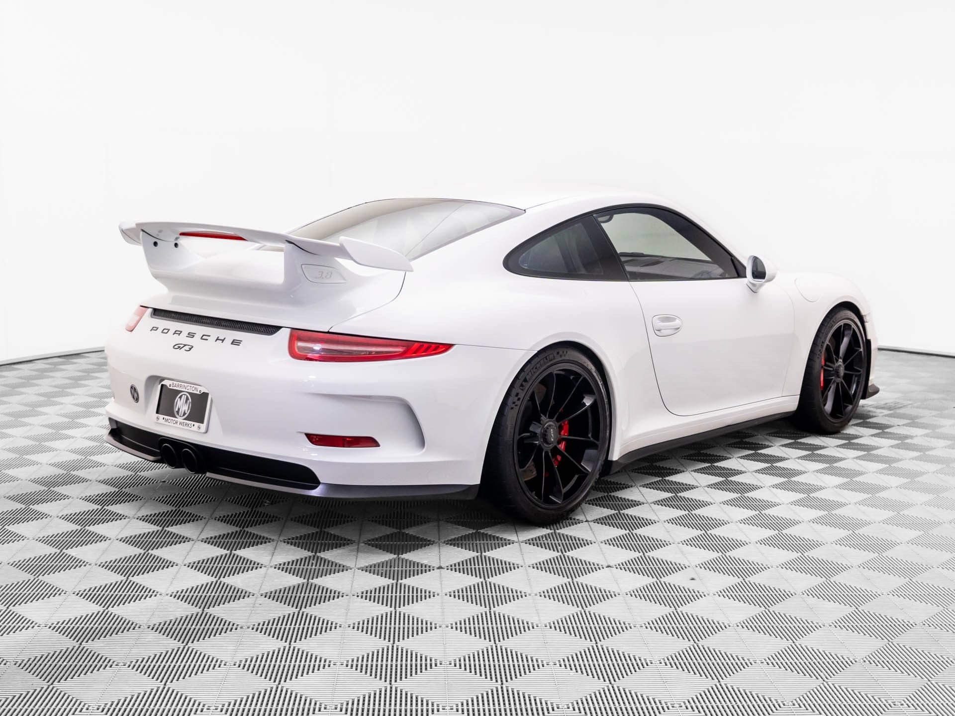 Certified 2015 Porsche 911 GT3 w/ Sound Package Plus RWD image 8