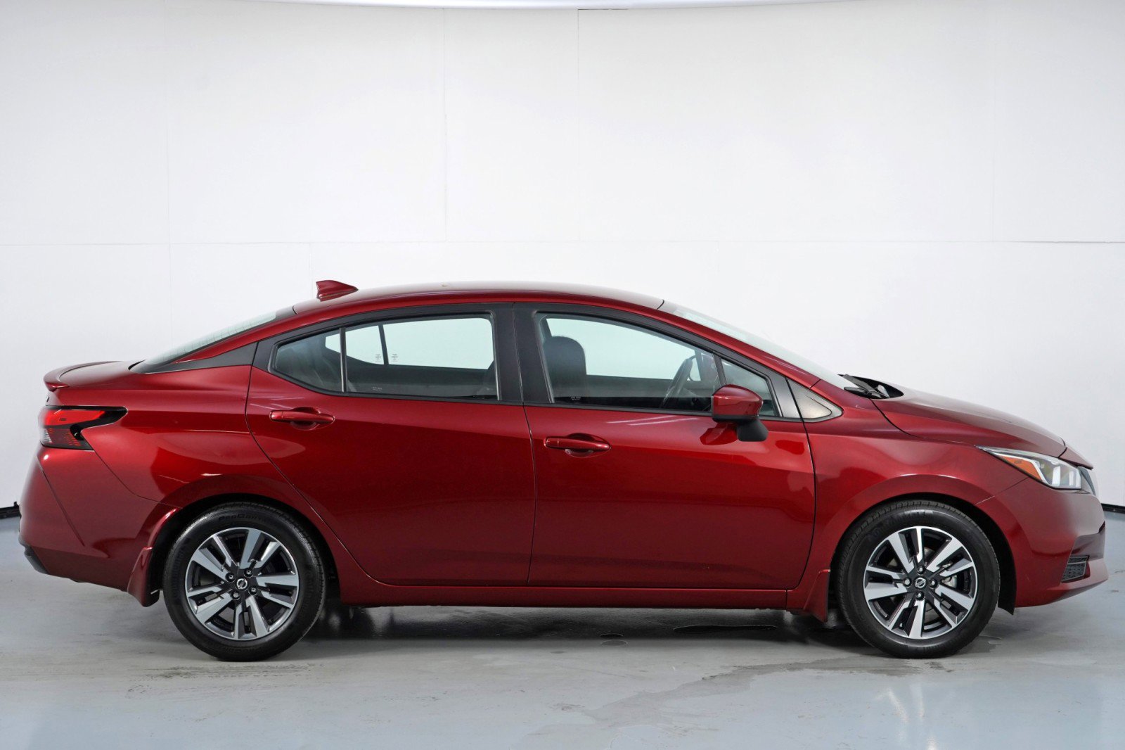 Used 2022 Nissan Versa SV w/ Electronics Package image 45
