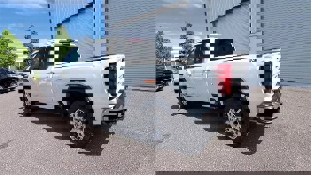 Used 2024 GMC Sierra 2500 SLT image 7