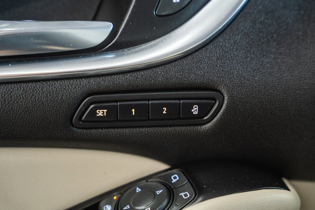 Used 2019 Buick Enclave Premium AWD/4WD image 42