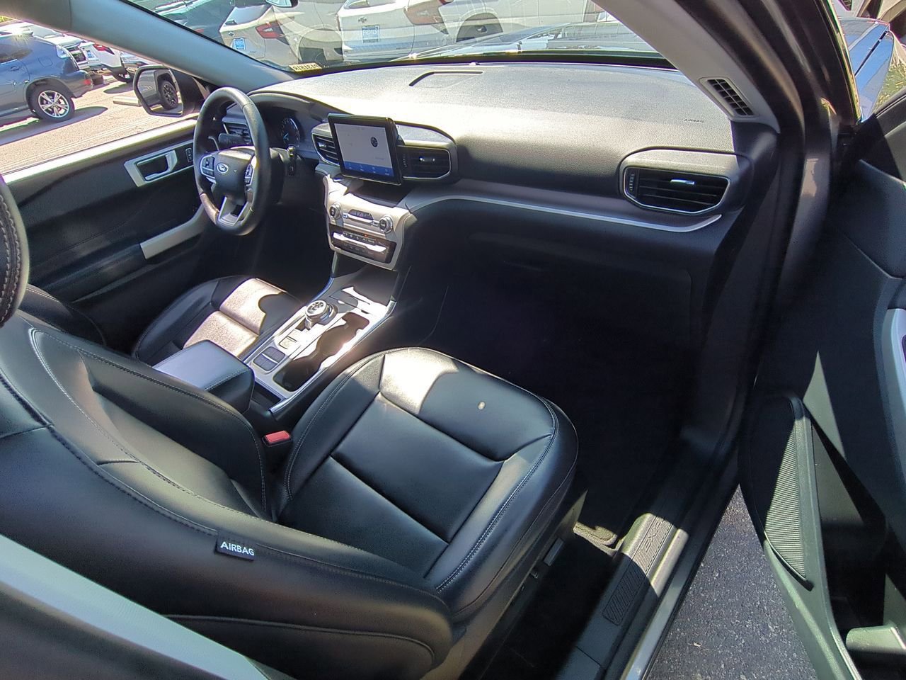 Used 2024 Ford Explorer XLT w/ Equipment Group 202A RWD image 27