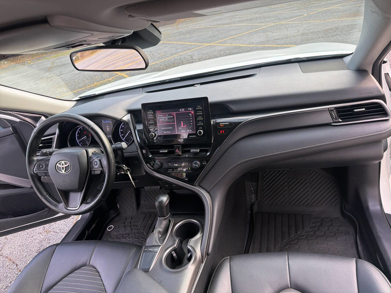 Used 2023 Toyota Camry SE image 30
