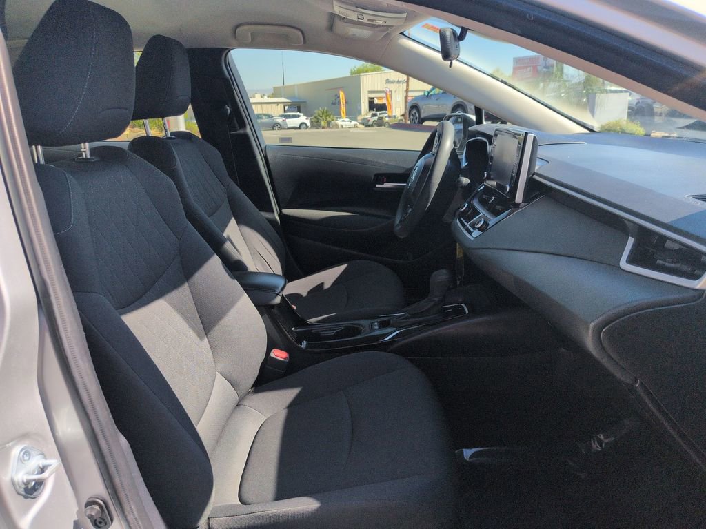 Used 2021 Toyota Corolla LE w/ Carpet Mat Package (TMS) image 17