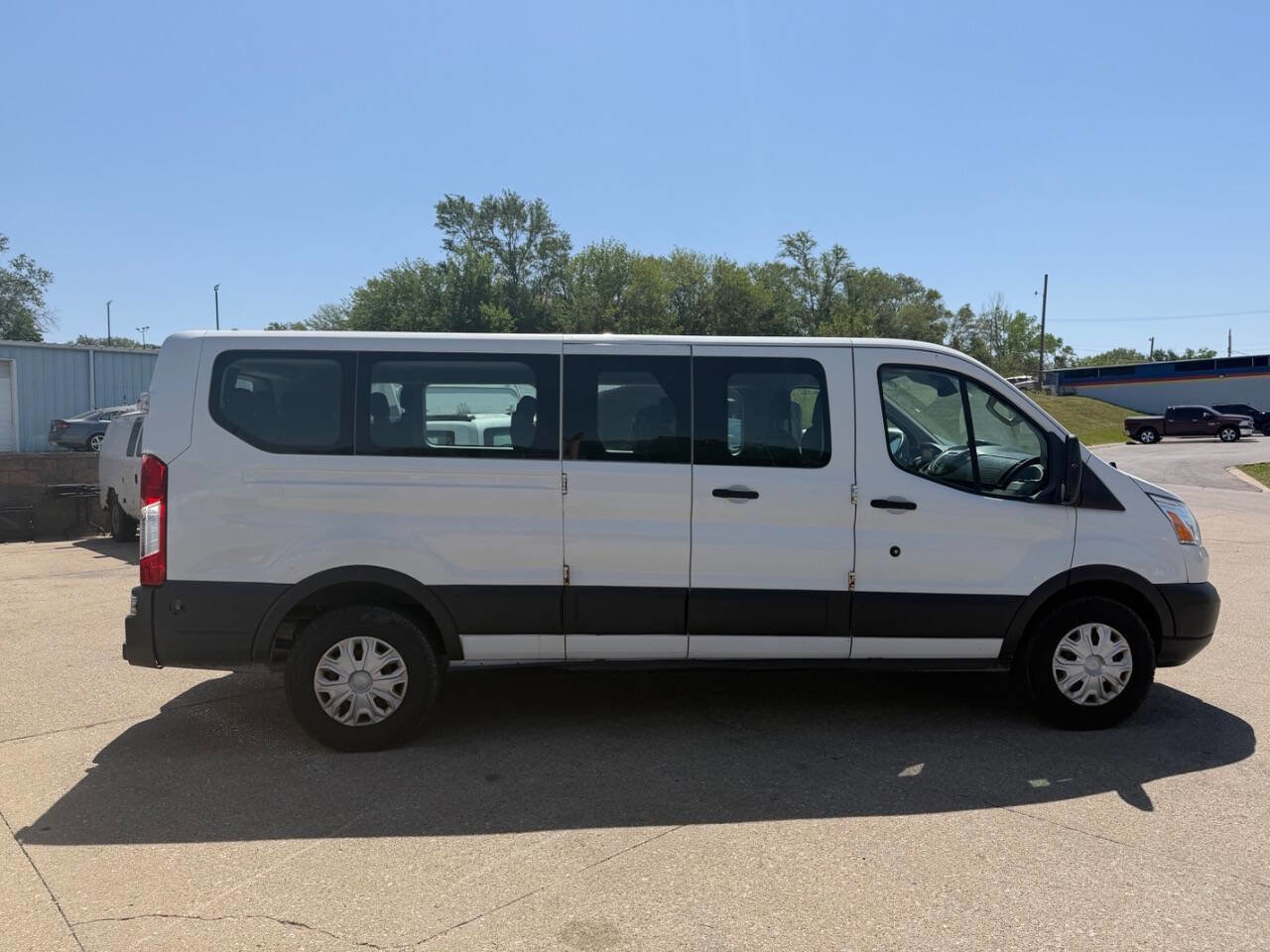 Used 2016 Ford Transit 350 XLT RWD image 6