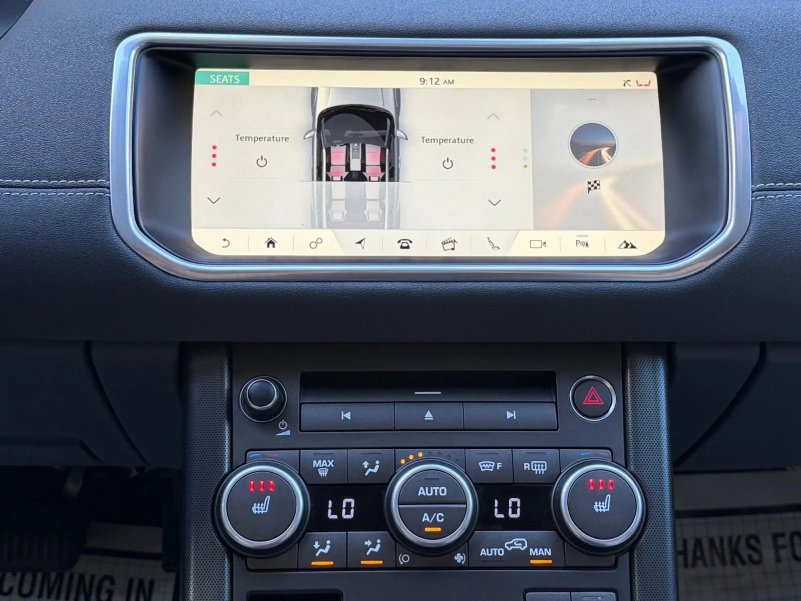 Used 2019 Land Rover Range Rover Evoque SE Premium image 21