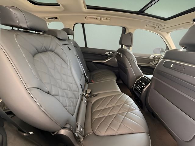 Used 2026 BMW X7 xDrive40i w/ Premium Package AWD/4WD image 30