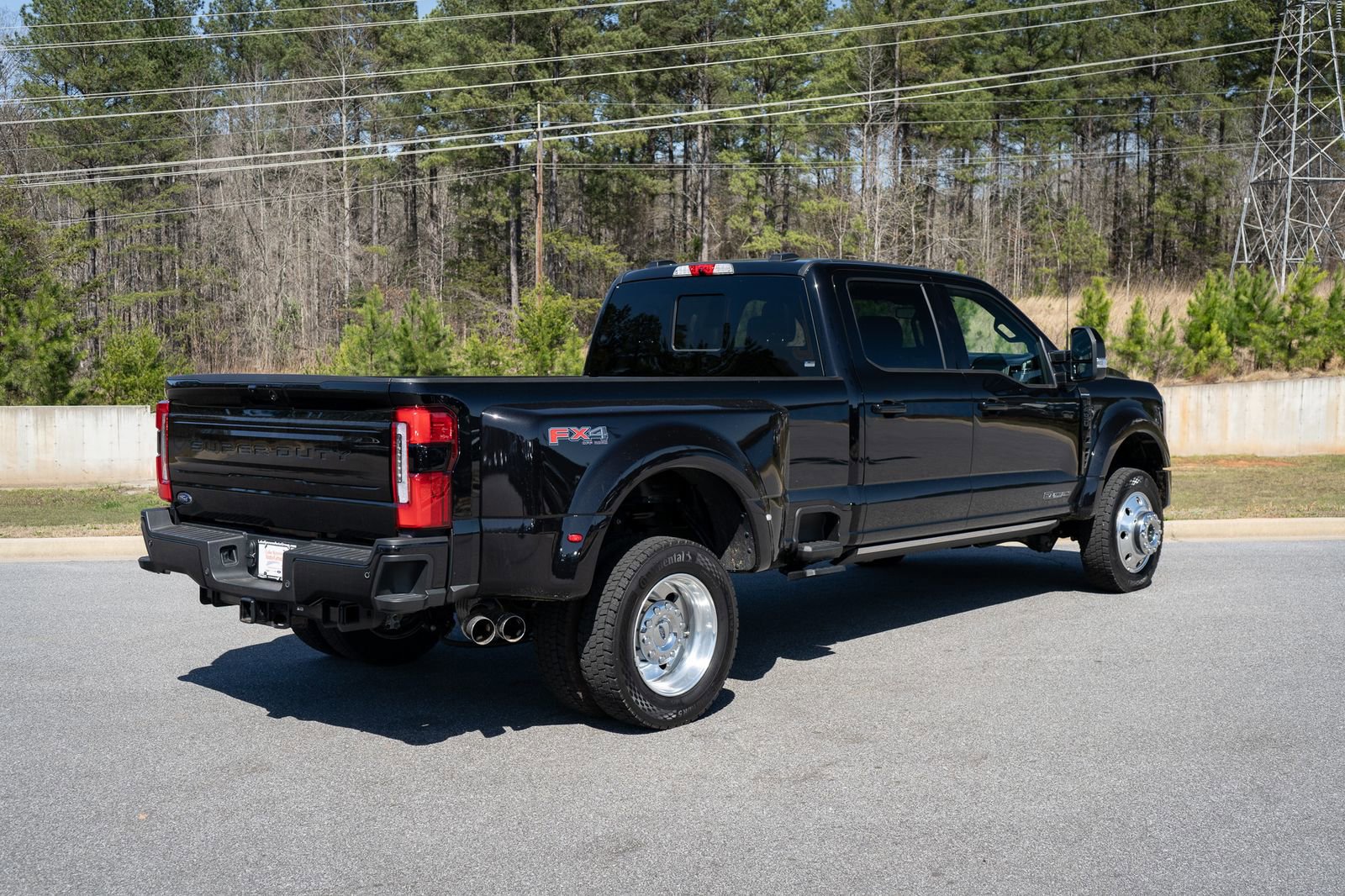 Used 2025 Ford F450 Platinum w/ FX4 Off-Road Package image 51