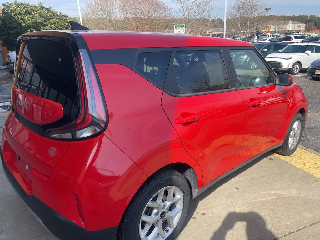 Used 2023 Kia Soul LX w/ Option Group 015 image 4