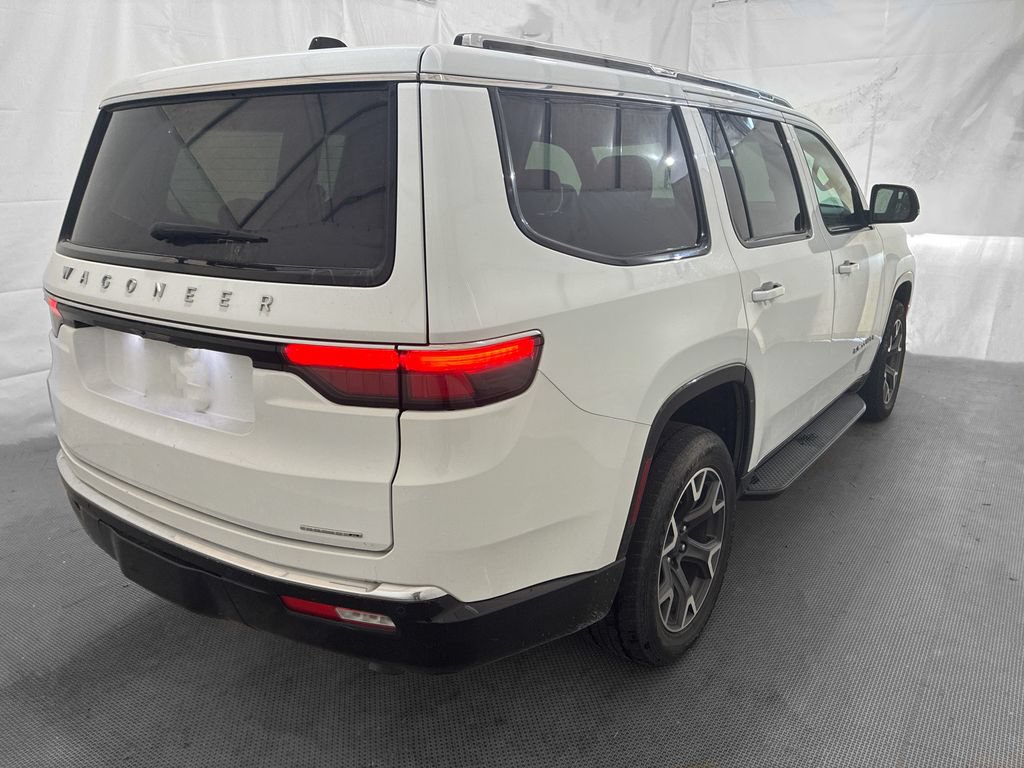 Used 2024 Jeep Wagoneer Series III AWD/4WD image 7