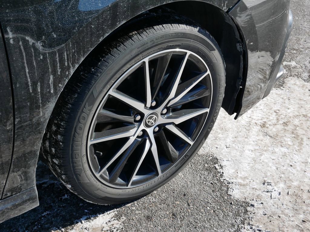 Used 2024 Toyota Camry SE image 9