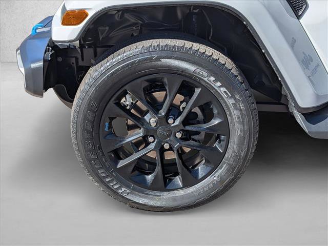 Used 2022 Jeep Wrangler Unlimited Sahara w/ Cold Weather Group image 9